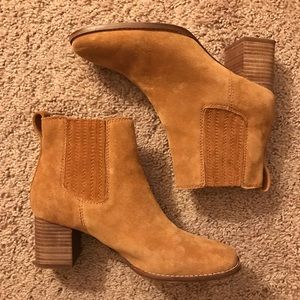 Madewell Suede Chelsea Boot (Fall 2019)